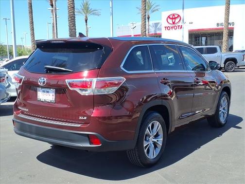 RED 2015 Toyota Highlander XLE