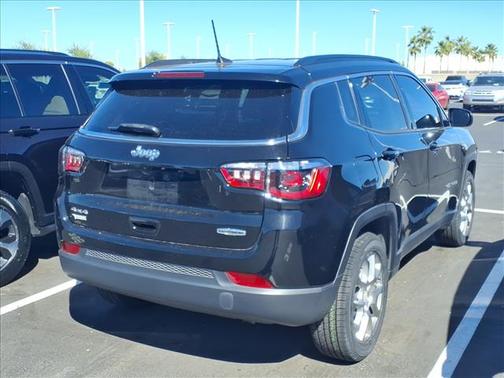 2022 Jeep Compass Latitude Lux