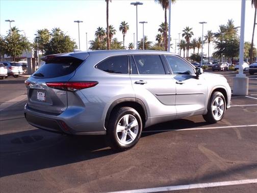 2021 Toyota Highlander Hybrid LE