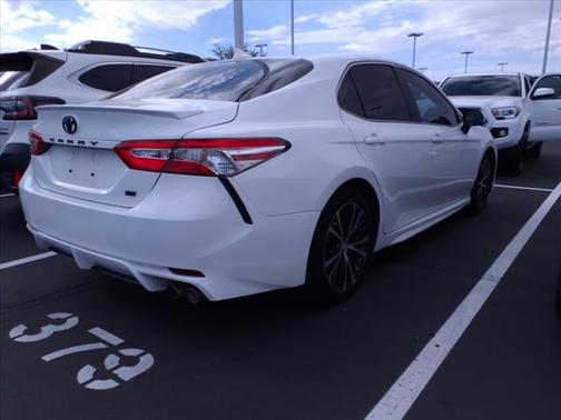 2020 Toyota Camry SE