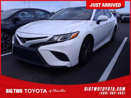 2020 Toyota Camry SE