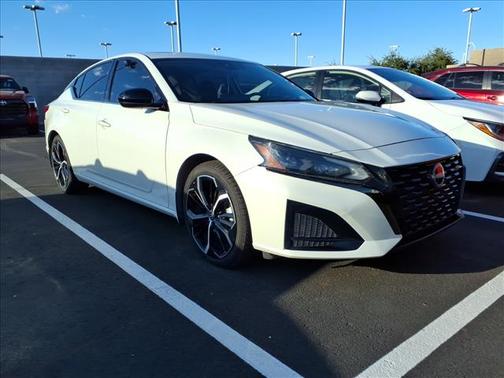 2023 Nissan Altima SR FWD