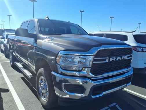 2022 RAM 2500 Tradesman Crew Cab 4x4 6'4' Box