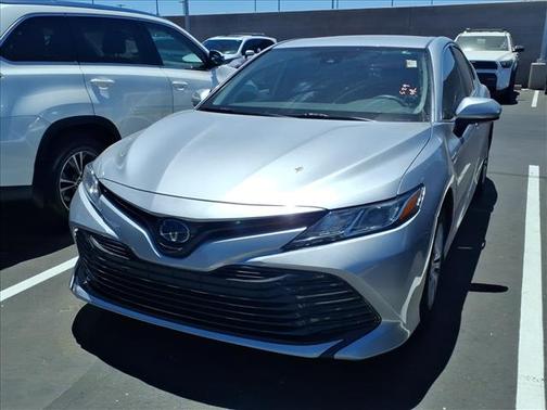 CLASSIC SILVER 2020 Toyota Camry LE