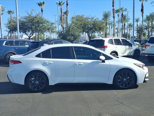 WHITE 2024 Toyota Corolla SE