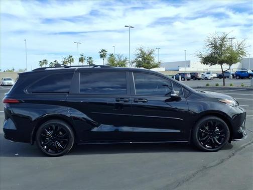 2023 Toyota Sienna Platinum