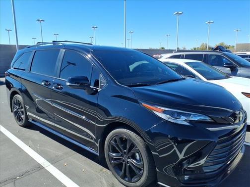 2023 Toyota Sienna Platinum