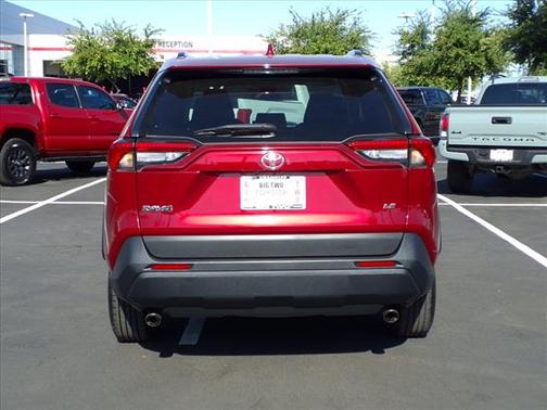 2020 Toyota RAV4 LE