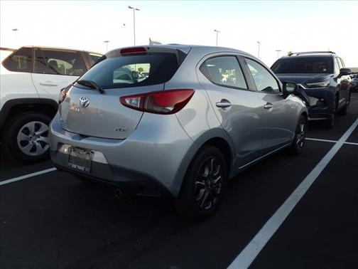 2020 Toyota Yaris Sedan LE