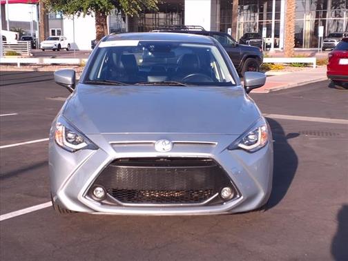 2020 Toyota Yaris Sedan LE