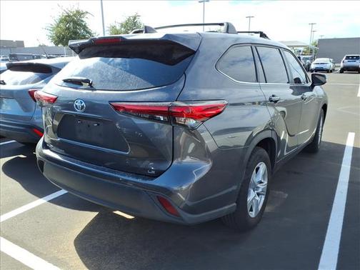2023 Toyota Highlander LE