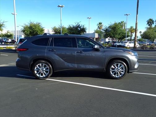 2022 Toyota Highlander Hybrid Limited