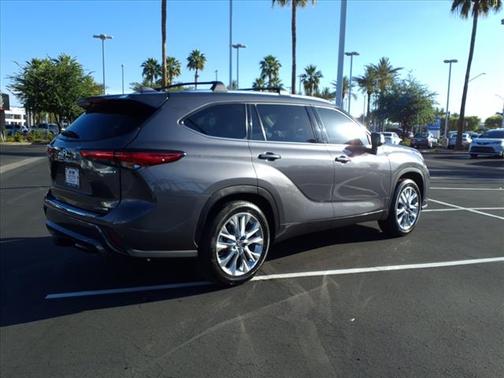 2022 Toyota Highlander Hybrid Limited