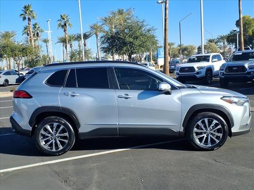 2022 Toyota Corolla Cross XLE