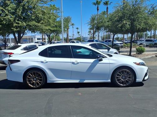 Ice Cap 2023 Toyota Camry SE