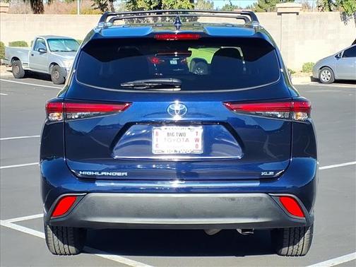 2023 Toyota Highlander Harvest Beige SofTex