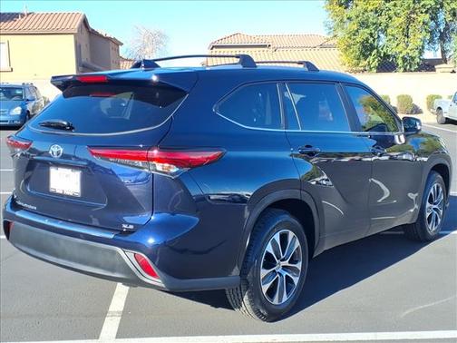 2023 Toyota Highlander Harvest Beige SofTex