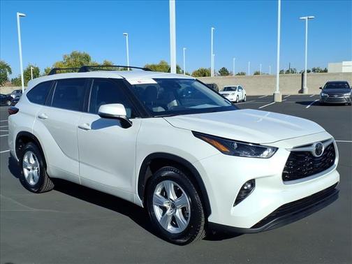 2023 Toyota Highlander LE