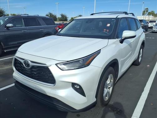 2023 Toyota Highlander LE
