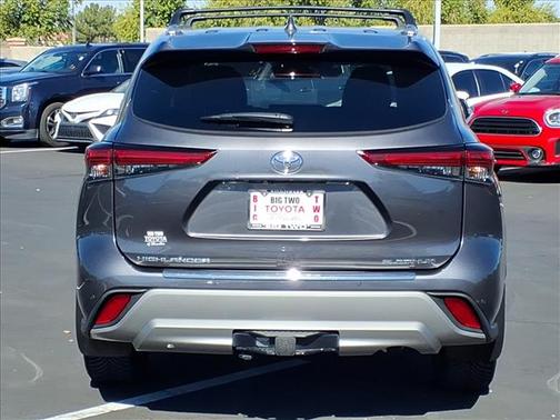2022 Toyota Highlander Platinum