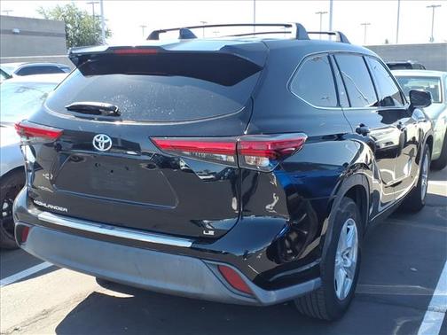 BLACK 2021 Toyota Highlander LE