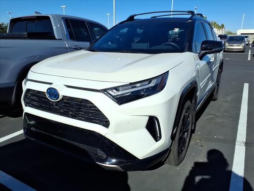 2022 Toyota RAV4 Hybrid SE