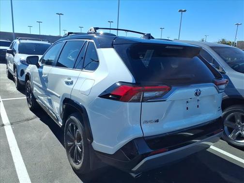 2022 Toyota RAV4 Hybrid SE