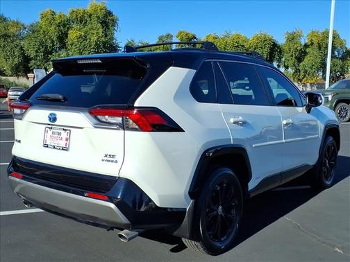 2022 Toyota RAV4 Hybrid SE