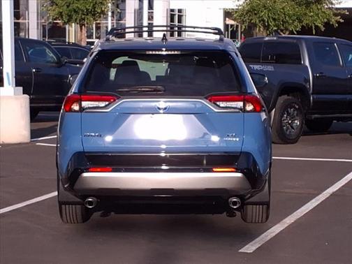 2024 Toyota RAV4 Hybrid SE