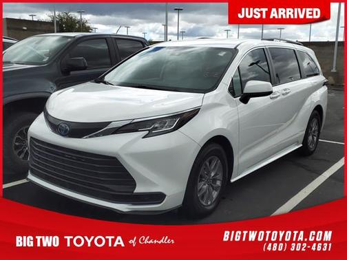 2022 Toyota Sienna LE