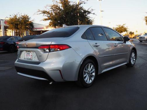 Classic Silver Metallic 2021 Toyota Corolla LE