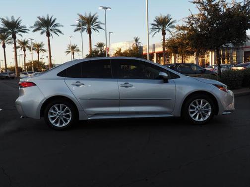 Classic Silver Metallic 2021 Toyota Corolla LE