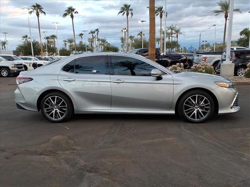 2021 Toyota Camry Hybrid XLE