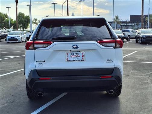 2021 Toyota RAV4 Hybrid XLE