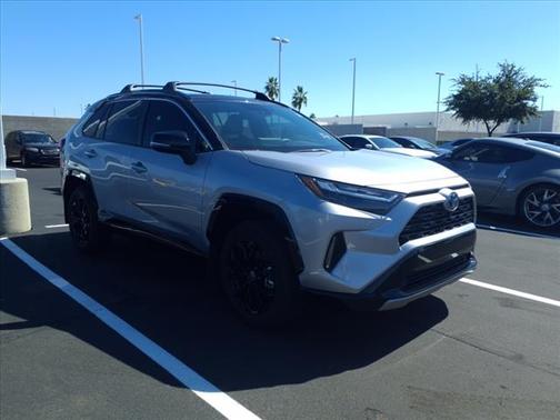 2022 Toyota RAV4 Hybrid SE
