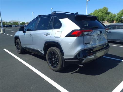 2022 Toyota RAV4 Hybrid SE
