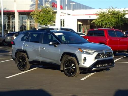 2022 Toyota RAV4 Hybrid SE