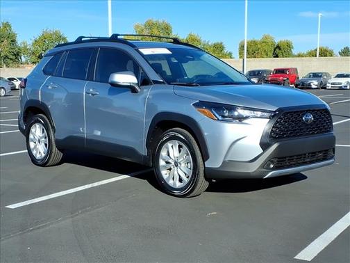 2024 Toyota Corolla Cross LE
