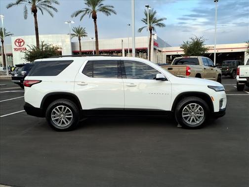 2022 Chevrolet Traverse LT Cloth
