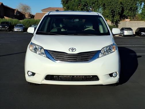 2014 Toyota Sienna XLE