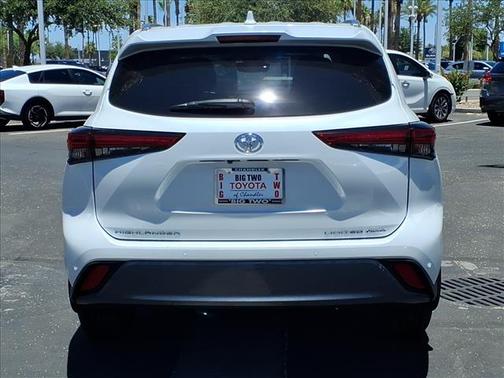 Wind Chill Pearl 2023 Toyota Highlander PLATINUM AWD