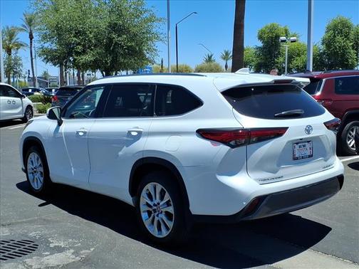 Wind Chill Pearl 2023 Toyota Highlander PLATINUM AWD