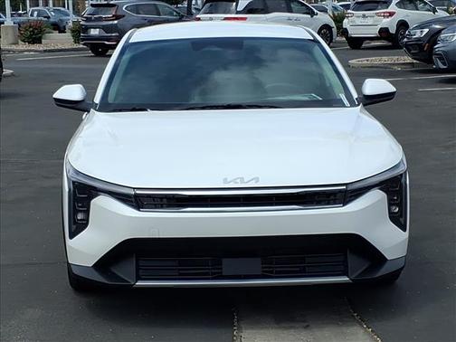 WHITE 2025 Kia K4 EX