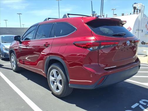 Ruby Flare Pearl 2021 Toyota Highlander LE