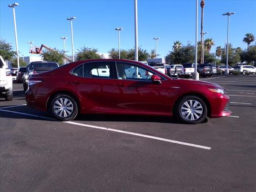 2018 Toyota Camry Hybrid SE