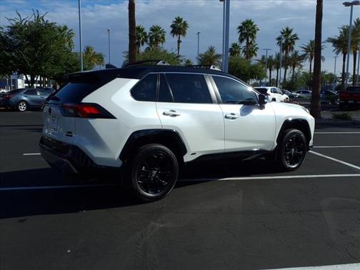 2022 Toyota RAV4 Hybrid SE