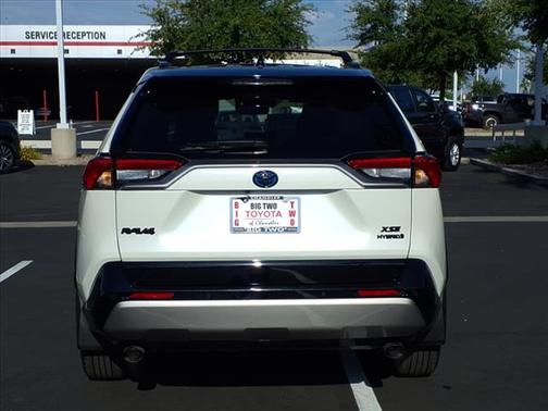 2022 Toyota RAV4 Hybrid SE