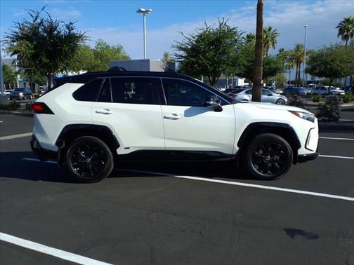 2022 Toyota RAV4 Hybrid SE