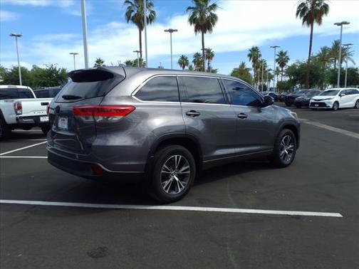 2018 Toyota Highlander LE