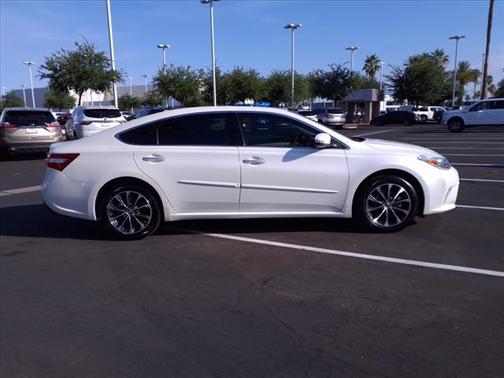 2017 Toyota Avalon SEDAN